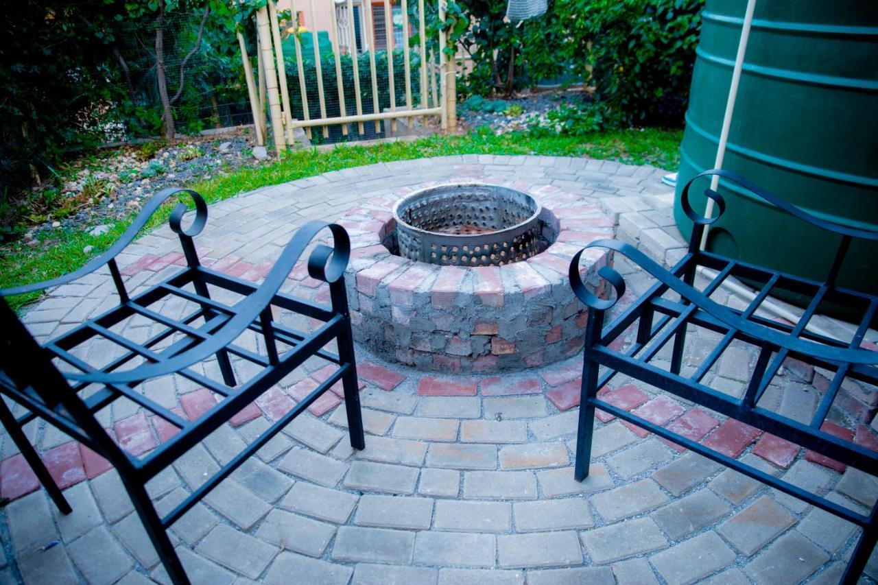 Sanctuary Aparthotel-Ac-Garden- Solar-Wi-Fi -Firepit-Park-Carport Lusaka Buitenkant foto
